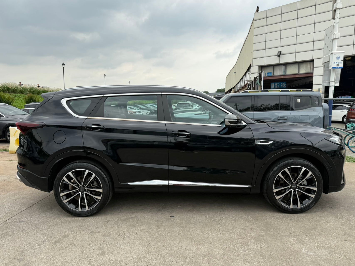 Jetour X70 PLUS 2023 1.6T DCT Strong PRO+ 5-seater